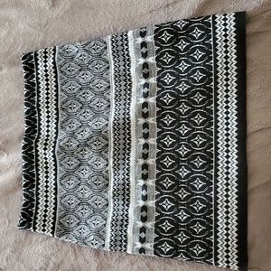 Studio Point Stretchy Mini Pencil Skirt Black & White Design Size 6 Raw Hem